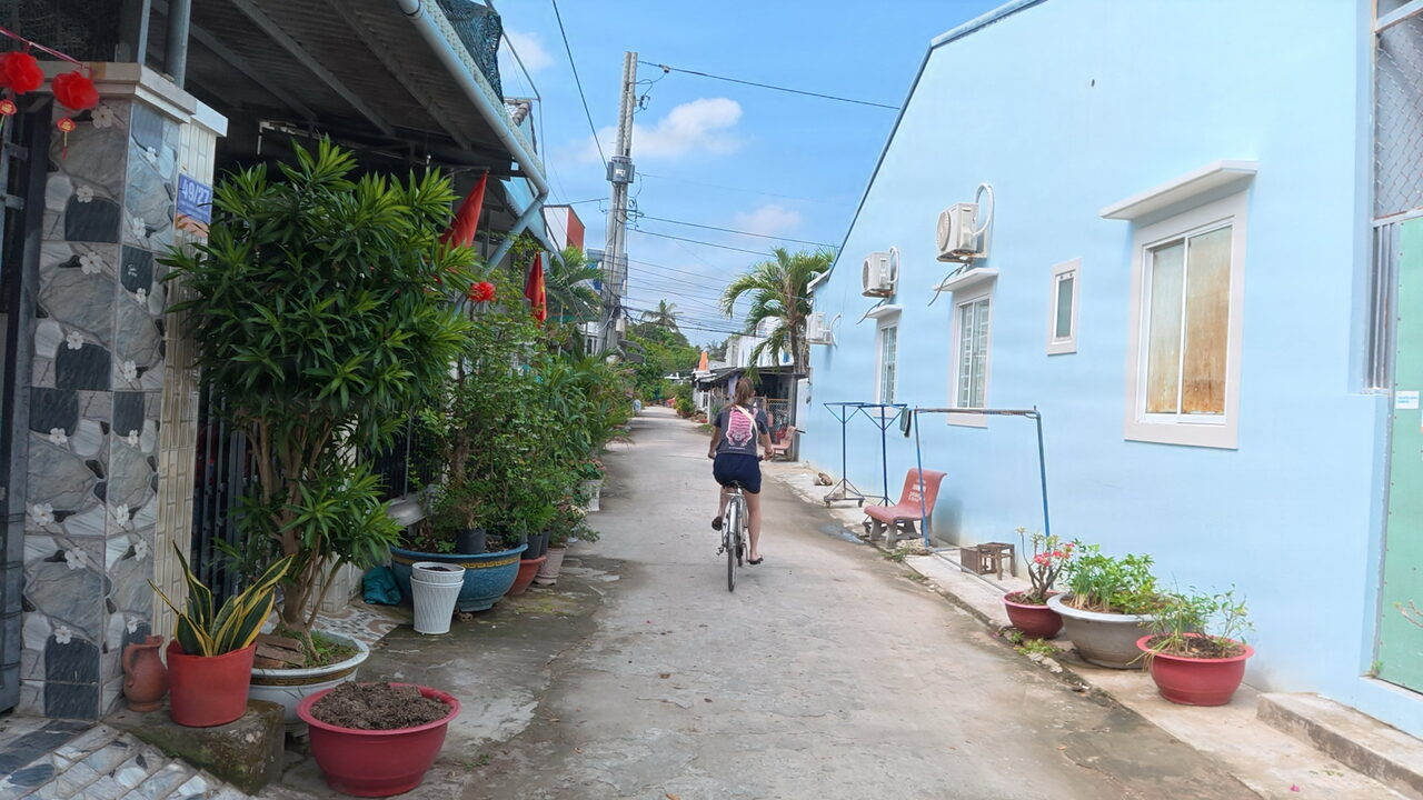 The narrow streets around our homestay